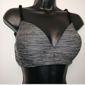 Victoria Secret No Wire Padded Bra size 38C